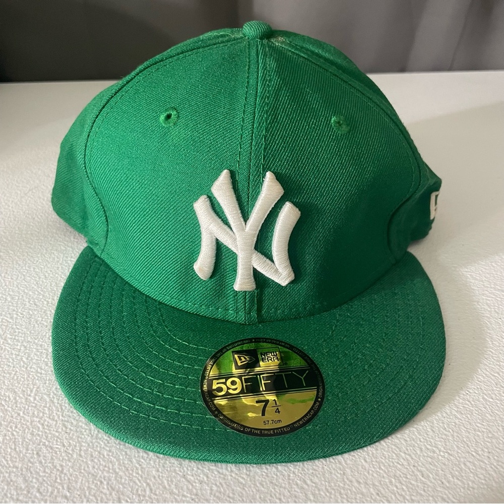 New Era Green and White Yankees Hat